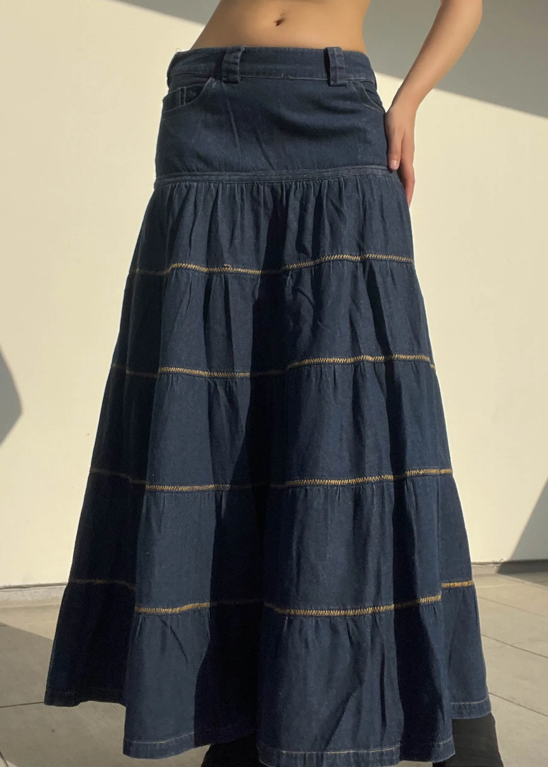 90's Flowy Denim Maxi Skirt (M)
