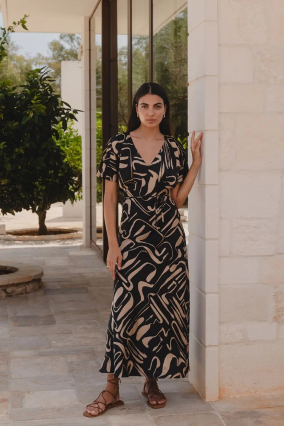 Anticipate Black Caramel Abstract Satin Kimono Short Sleeve Bias Maxi Dress